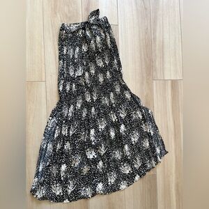 Elegant Black and White Patterned Skirt
